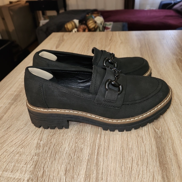 Chic Black Loafers for Women - Picture 3 of 4